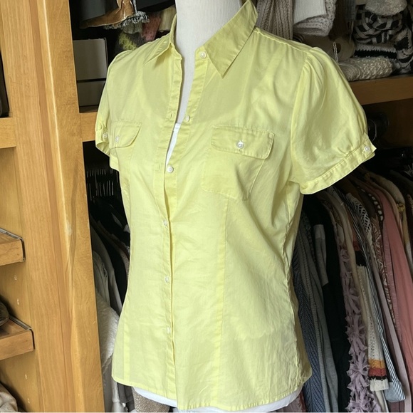 ⭐️BOGO FREE⭐️ THE LIMITED Lemon Button-up Short Sleeve Blouse - Picture 3 of 5